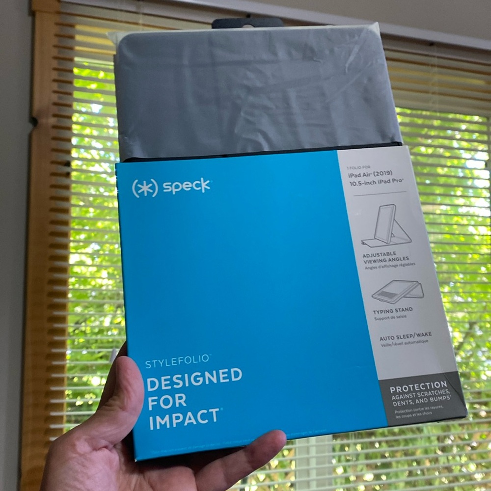 2packs Speck iPad Air 2019 / 10.5” iPad Pro case